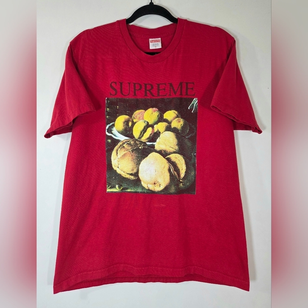 SUPREME FW18 STILL LIFE TEE.
